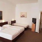 Zum Anker فندق أندرناخ