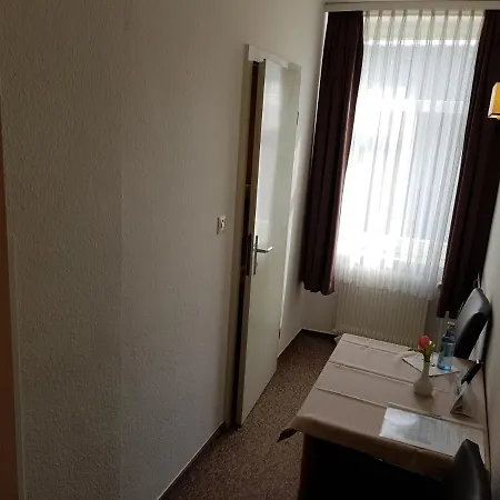 ホテル Zum Anker 2*